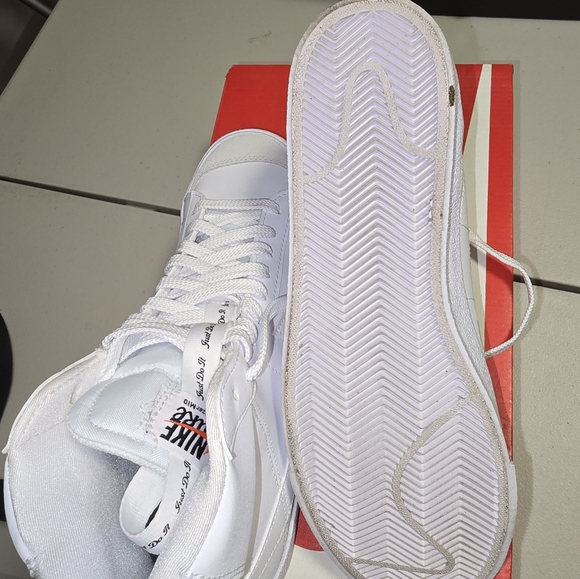 Nike Blazer Mid '77 SE - Picture 5 of 8